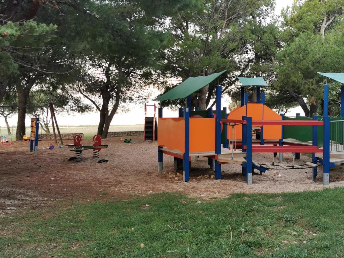 Apartment Tinateo, Gajac Новаля Екстериор снимка