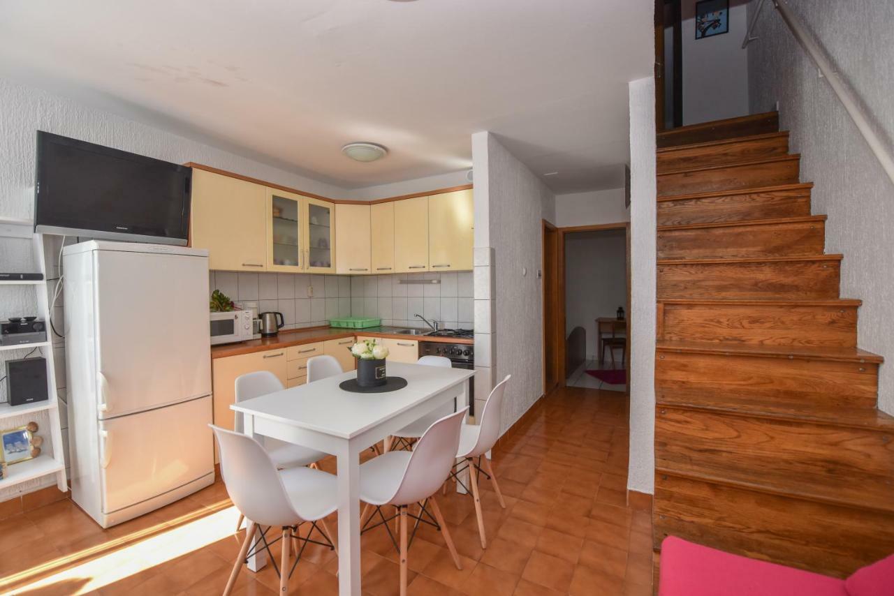 Apartment Tinateo, Gajac Новаля Екстериор снимка